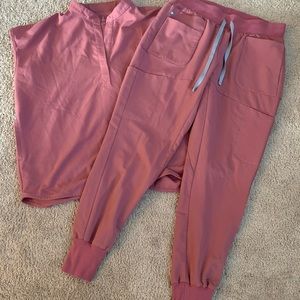 Women’s Scrub Set